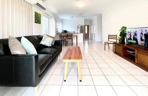 Caravonica House | A private house situated in beautiful rainforest setting