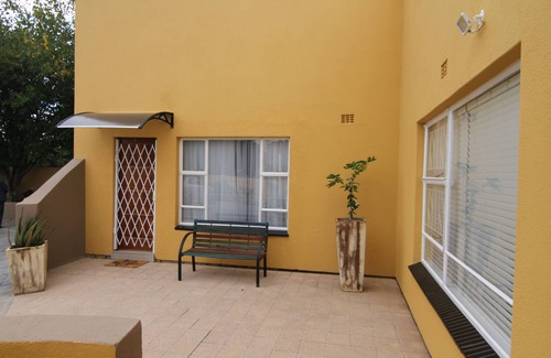 New Redruth Cottage | A private self catering cottage in quiet residential area