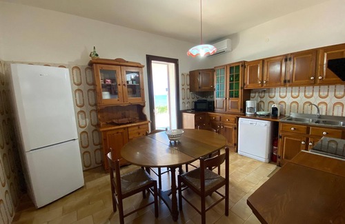 Sorso Villa | A quiet house with 800 square metres garden on the sea