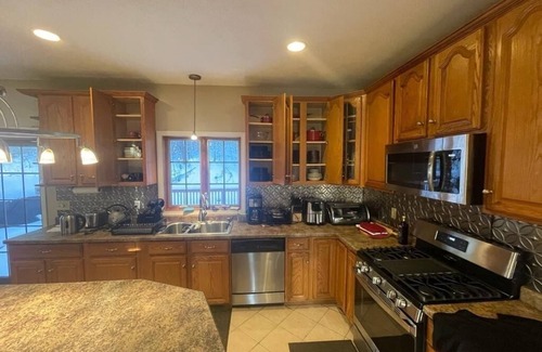 Ware House | A Quiet, Spacious and Private 4 Bedroom house for family reunion and getaway.