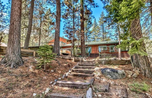 Al Tahoe House | A Quintessential River Cabin LX45