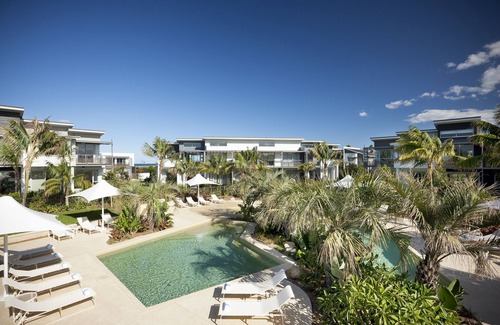 Magenta Shores House | A relaxing coastal getaway