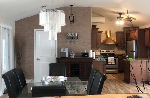 Campbellford House | A Resort Style Stay