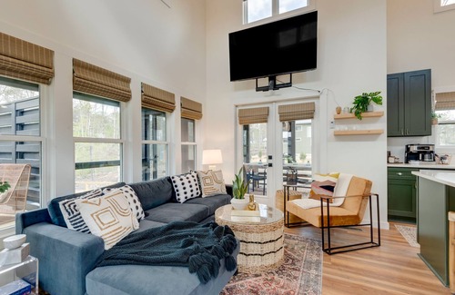Tracy City Cabin | A Restful, Modern Tiny B’nB Nestled into the Cumberland Plateau