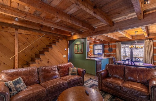 Boone Cabin | A River Runs Through It Quaint cabin on Watauga River with Hot Tub Perfect quiet getaway
