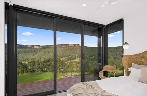 Upper Kangaroo River House | A Romantic Couples Retreat with Simply Stunning Views