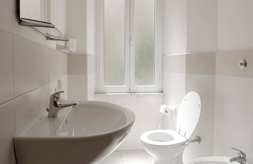 Celio Apartment | A room close to Colosseum