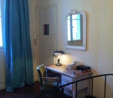 Saint-Vincent-de-Paul Bed & Breakfast | A Room In Paris