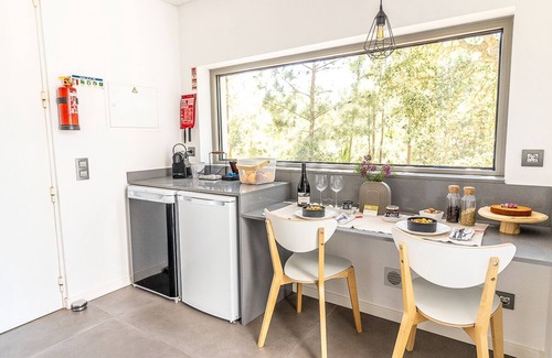 Fornos Apartment | A room with a sea view