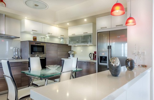 Achlia Villa | A seafront villa with swimming pool