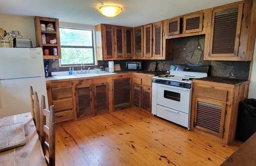 Saint Joe Cabin | A secluded cabin on the Buffalo Nation River with beautiful views and wildlife.
