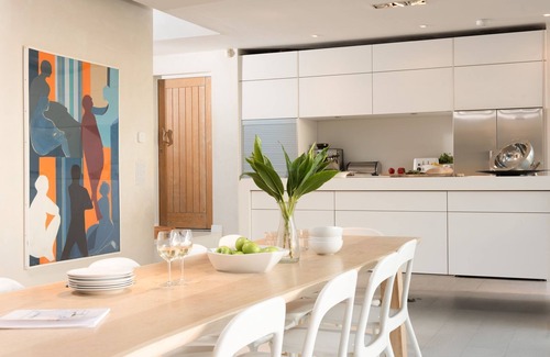 Praa Sands House | A sensational beach house just footsteps from Praa Sands Beach, with stunning sea views and hot tub