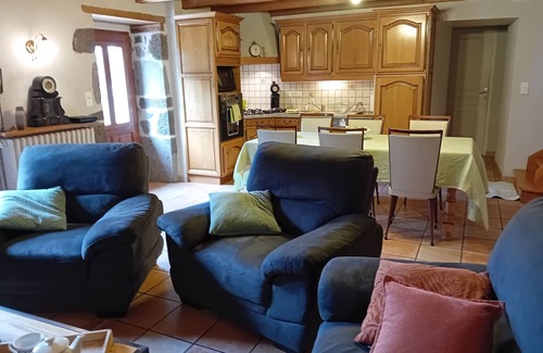 Carlat House | A small house in the countryside, a private swimming pool, your vacations!