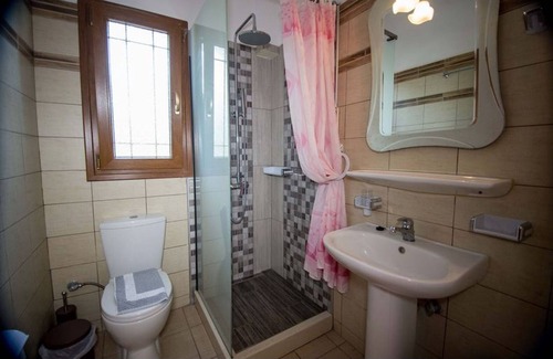 Anaxos Apartment | A spacious and bright studio with balcony