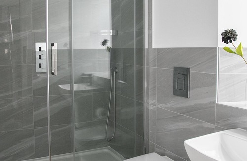 Grassington Apartment | A spacious and stylish 2 bedroom, 2 bathroom duplex apartment