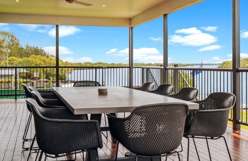 Meldale House | A Spacious Waterfront Retreat in Meldale for Up to 10 Guests