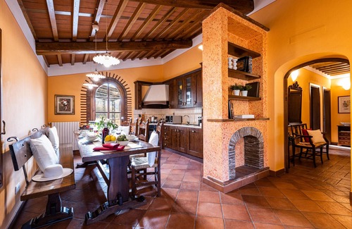 Pescaglia Apartment | A spacius and comfortable apartment with a large terrace