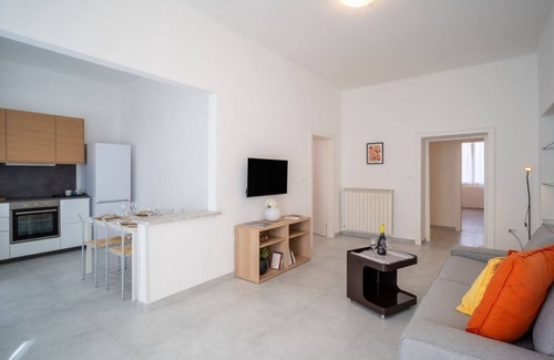 Arma di Taggia Apartment | A Step from the Beach - Roomy Apt with Sea Glimpse