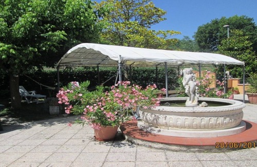 Loreto House | A studio apartment that brings summer inside