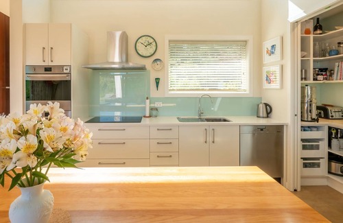 Ruby Bay House | A stunning architecturally designed home in a quiet and sunny location