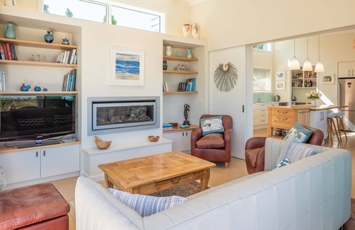 Ruby Bay House | A stunning architecturally designed home in a quiet and sunny location