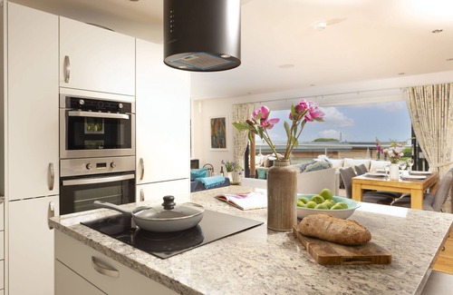 St. Agnes House | A stunning, environmentally friendly holiday haven at Mor Cliff, in an AONB.
