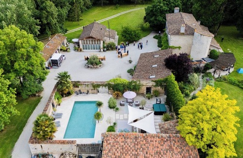 Brioux-sur-Boutonne House | A stunning 17th century manor house