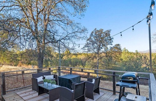 Mariposa House | A Stunning Midcentury Modern Retreat Perfect for Your Next Getaway!