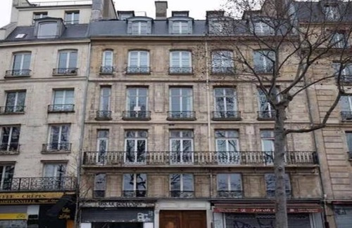 Saint-Germain-l'Auxerrois Apartment | A STUNNING RETREAT ON QUAI DE LOUVRE-BREATH TAKING VIEWS OF SEINE