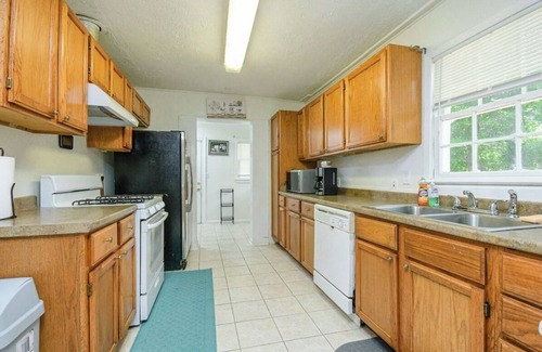 Hapeville House | A stylist home near the Airport Area