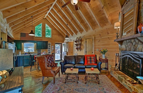 Cherry Log Cabin | A Sunset Dream' - Upscale Blue Ridge Cabin!