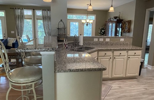 Troutman House | A Taste Of Southern Charm 9 Bedrooms 5 Baths- includes 3 bedroom guest cottage