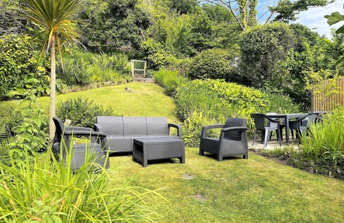 St. Agnes Cottage | A Thatched Cottage in St Agnes very near the beach, garden, parking for 2 cars.