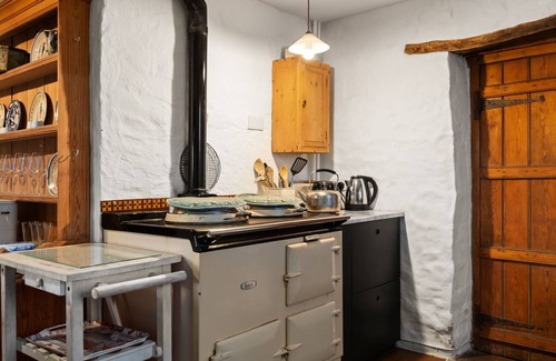 Kilgetty Cottage | A traditional rural Welsh farmhouse with a contemporary style