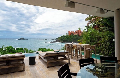 Ixtapa Apartment | A tranquil beachside escape in Ixtapa Zihuatanejo, where comfort meets nature.