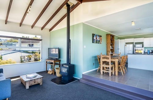 Ruby Bay House | A very popular holiday home close to the beach and Mapua Village