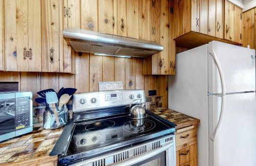 Rockaway Beach House | A Wave From It All