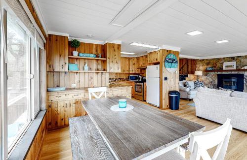 Rockaway Beach House | A Wave From It All