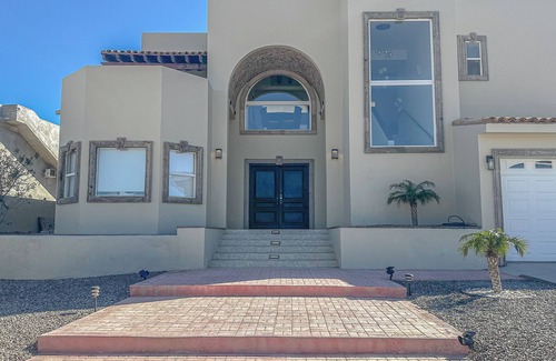 Jimenez House | A Wave FROM IT ALL: Stunning Ocean View Retreat Just Steps to the Beach!