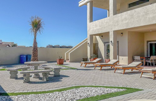 Jimenez House | A Wave FROM IT ALL: Stunning Ocean View Retreat Just Steps to the Beach!