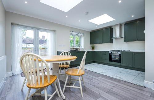Merton House | A wonderful and spacious house in a charming road