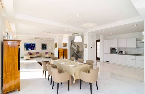 Mlini House | A wonderful, five bedroom, poolside villa for an ideal family vacation