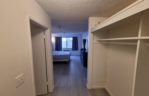 Beverly Hills Hotel | (A13) Cozy 1 Bedroom Studio with Private Bath