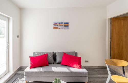 Stoke-on-Trent Apartment | A50 Apartments Stoke - 3 Bedrooms - 3 Bathrooms incl 2 ensuites house