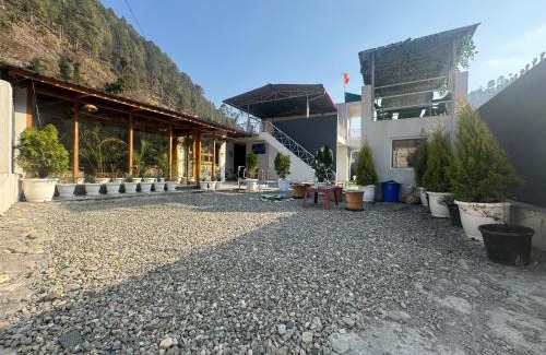 Kaul House | A7 Resorts 3 BHK Luxury Villa Pool Snooker Waterfall Bonfire River