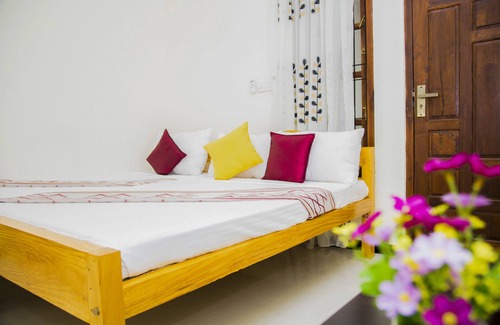 Trincomalee Hotel | Aainn Guest
