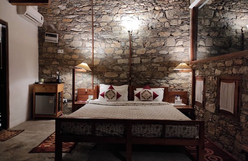 Bhimtal Hotel | Aamod Monolith Resort Bhimtal