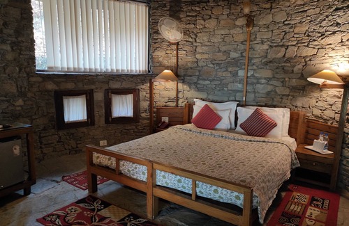 Bhimtal Hotel | Aamod Monolith Resort Bhimtal