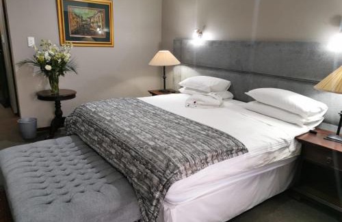Baileys Muckleneuk House | Aanmani Rose Guesthouse