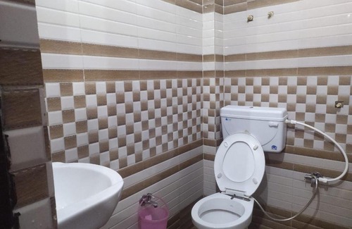 Raebareli Hotel | Aashram Ashok Vatika By WB Inn